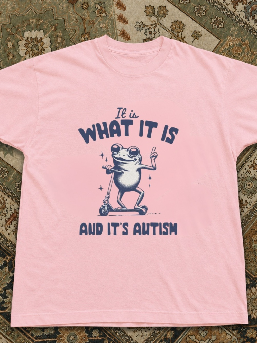 Pink Graphic Tee "It Is What It Is" Frog Design for women Size M